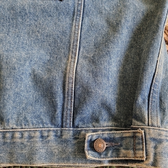 Gap 100% Cotton Denim Jacket with Pins Patches Size Medium - Picture 8 of 11